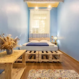 Garis Factory Hostel