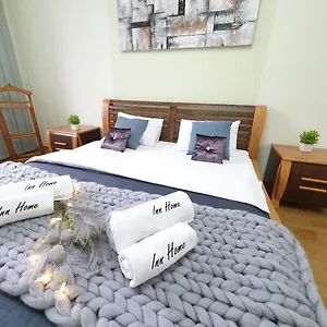 Apartment In Center, Kiew